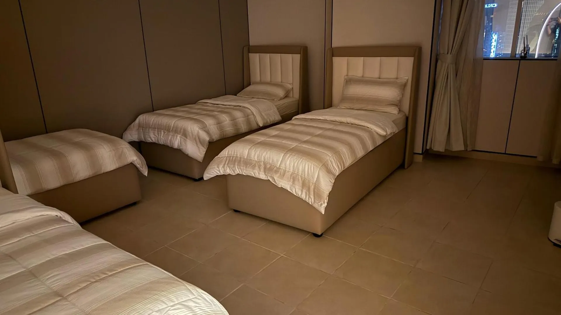 Penzion 5 Min To Dubai Mall Downtown Dormitory Rooms
