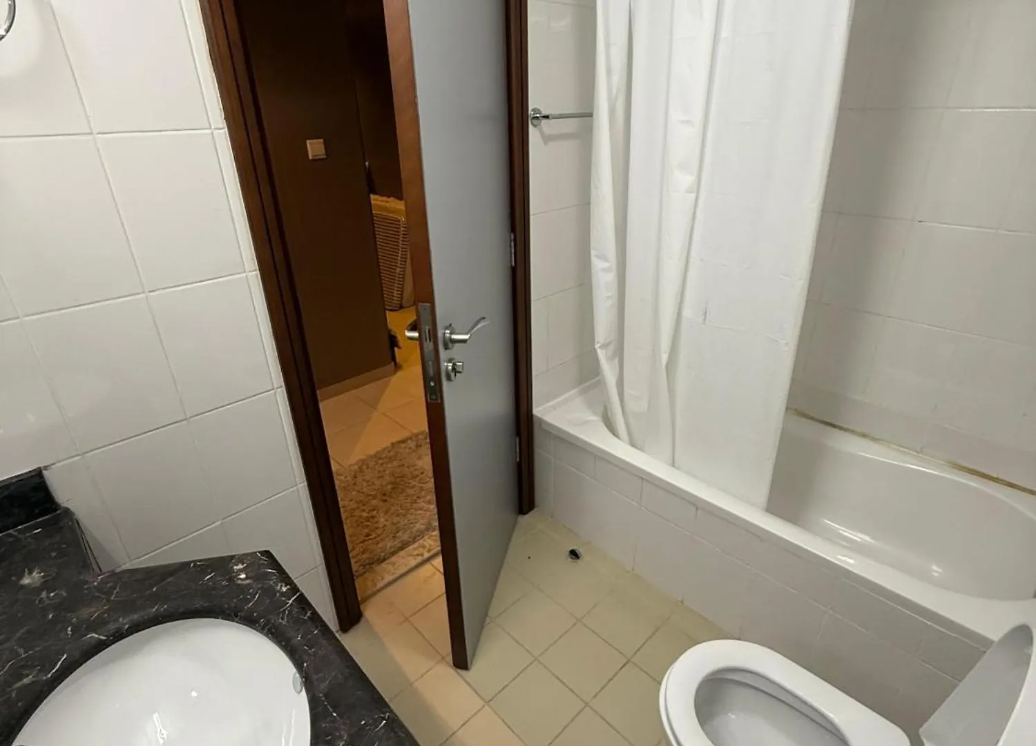 5 Min To Dubai Mall Downtown Dormitory Rooms 0*,  United Arab Emirates